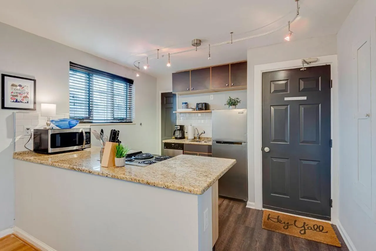 Nashville Flat W/View Walkable -207